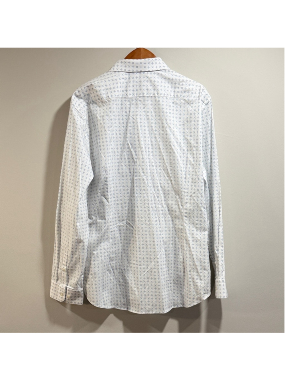 Express Men's White and Blue Patterned Slim Button Down Shirt Size XL - Picture 4 of 8